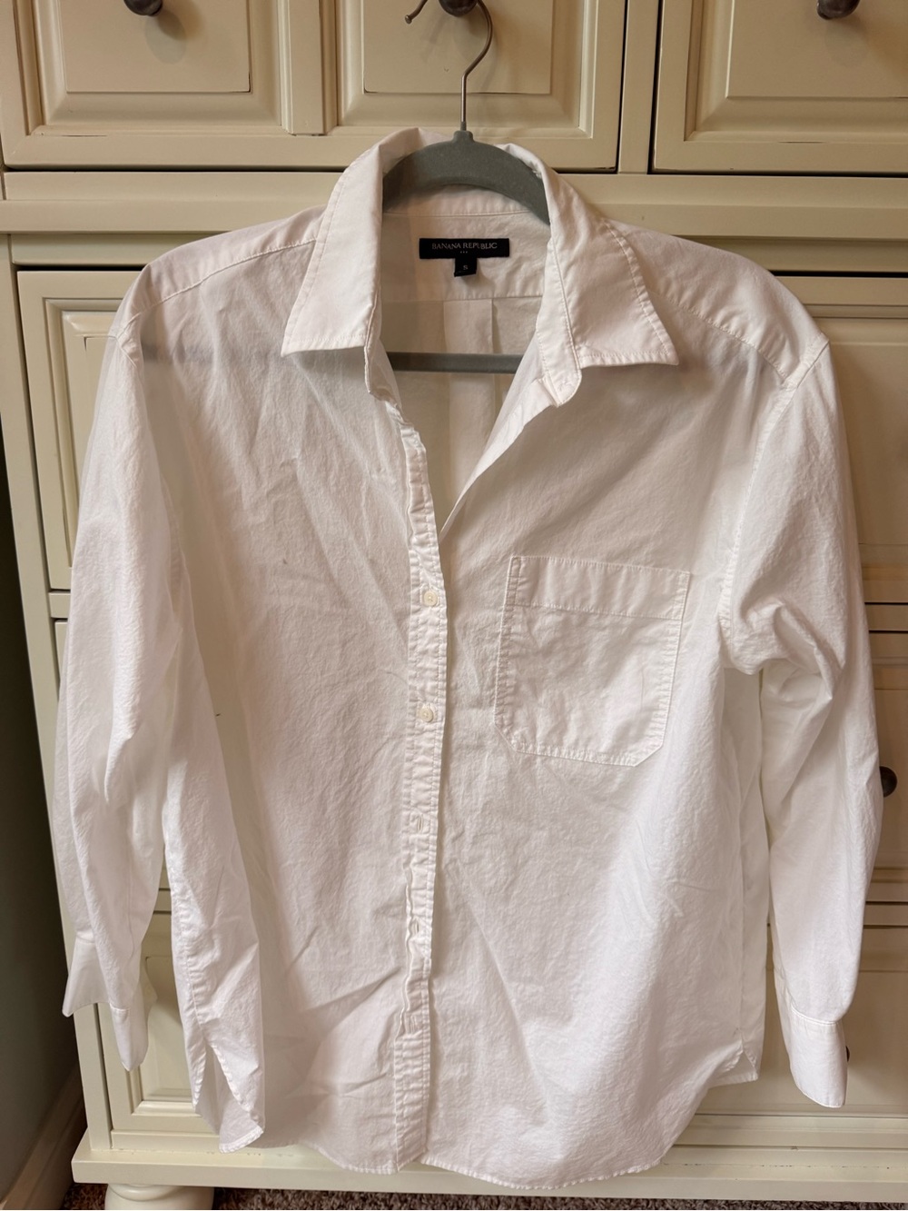 Banana Republic White Women’s Long Sleeve Button-Down Shirt